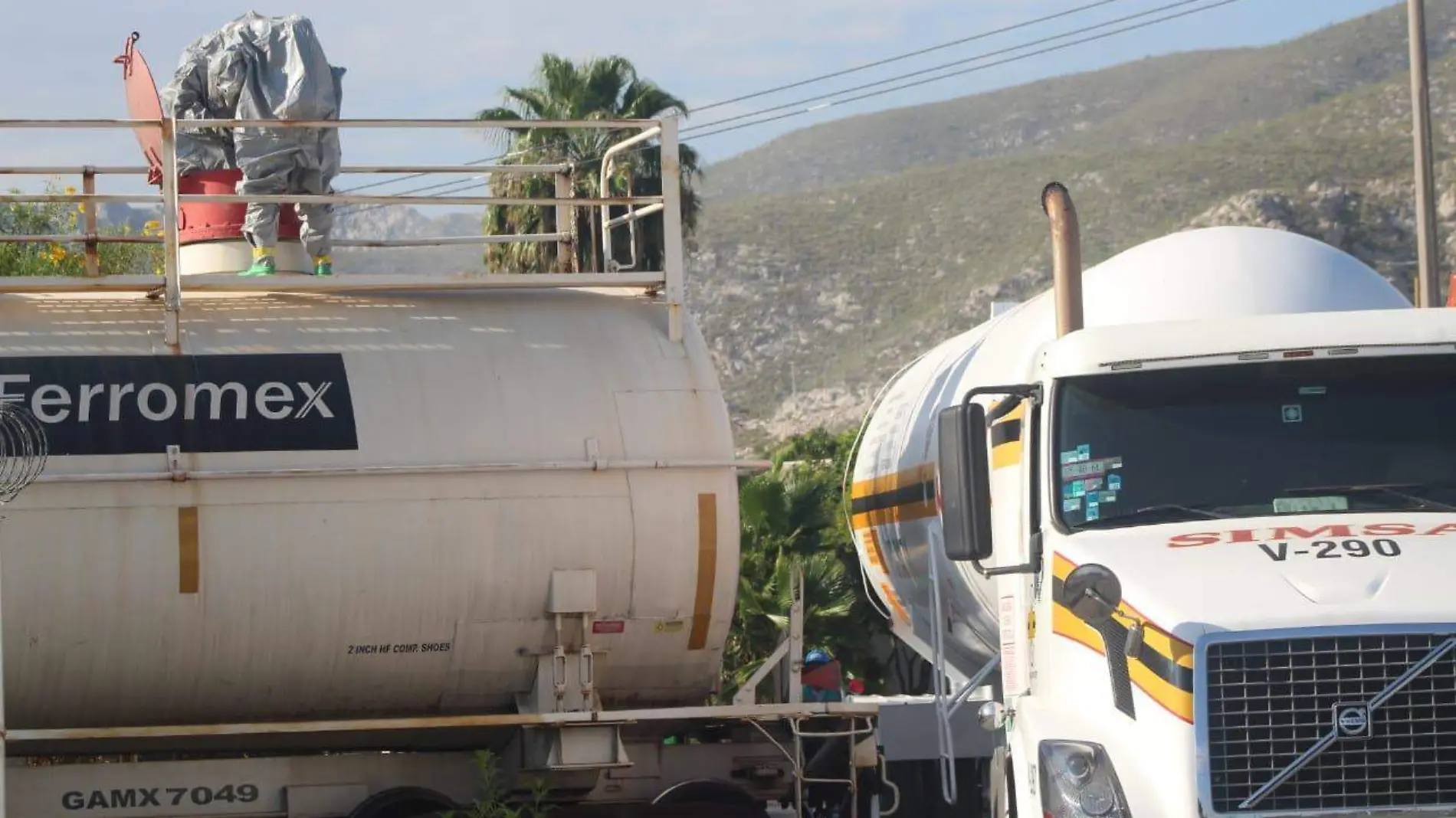 02 Colisión de tanque de gas con el ferrocarril moviliza a los cuerpos de auxilio2